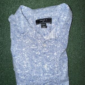 Forever 21 White and Blue Paisley Men's Shirt